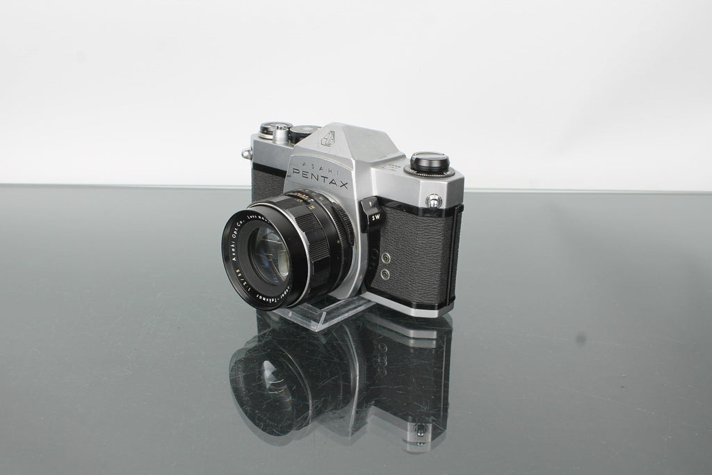 Asahi Pentax SP 1000 + Super Takumar 1:2/55 - Dutch|Thrift