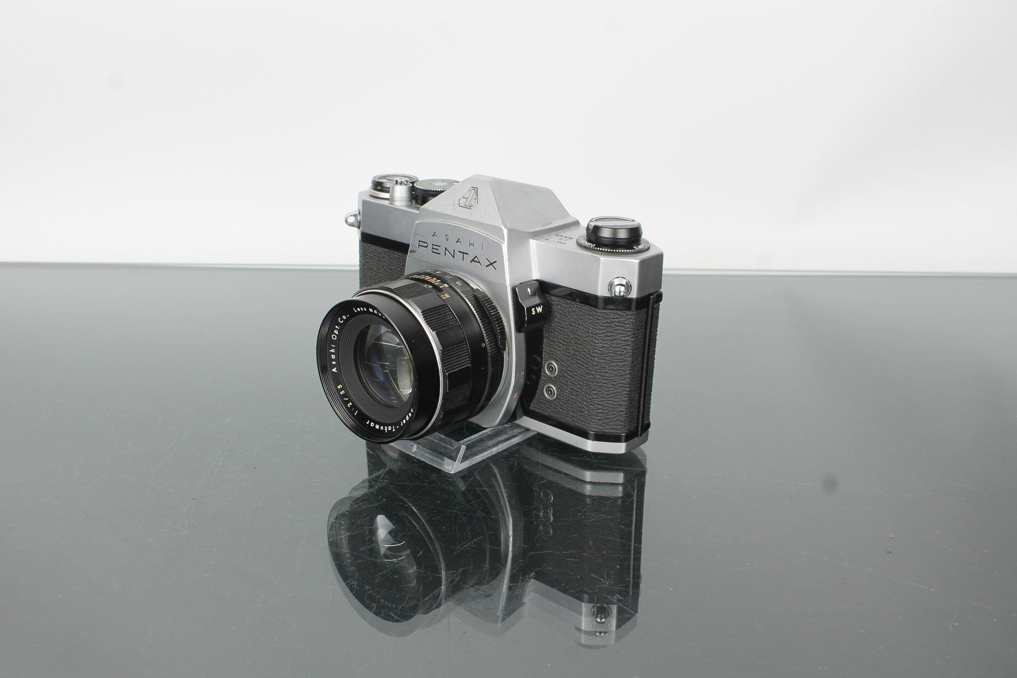 Asahi Pentax SP 1000 + Super Takumar 1:2/55 - Dutch|Thrift
