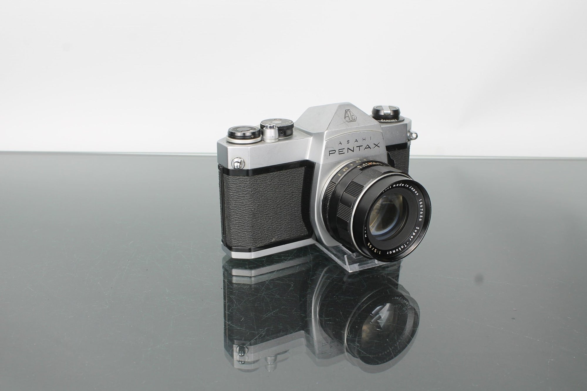 Asahi Pentax SP 1000 + Super Takumar 1:2/55 - Dutch|Thrift