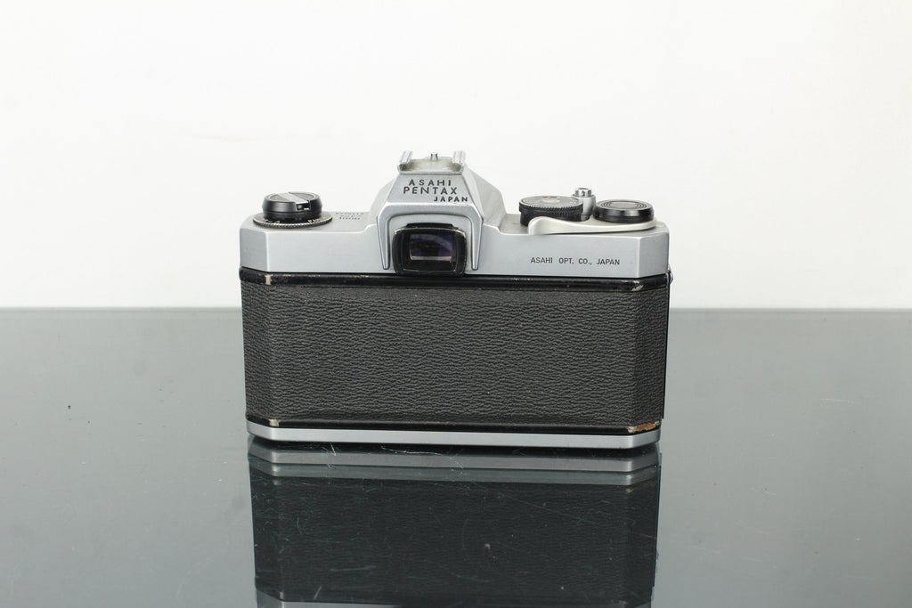 Asahi Pentax SP1000 + Takumar 55mm f/1.8 lens - Dutch|Thrift