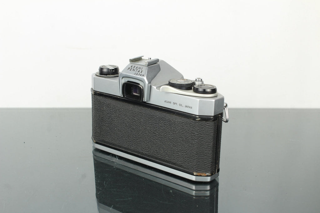 Asahi Pentax SP1000 + Takumar 55mm f/1.8 lens - Dutch|Thrift