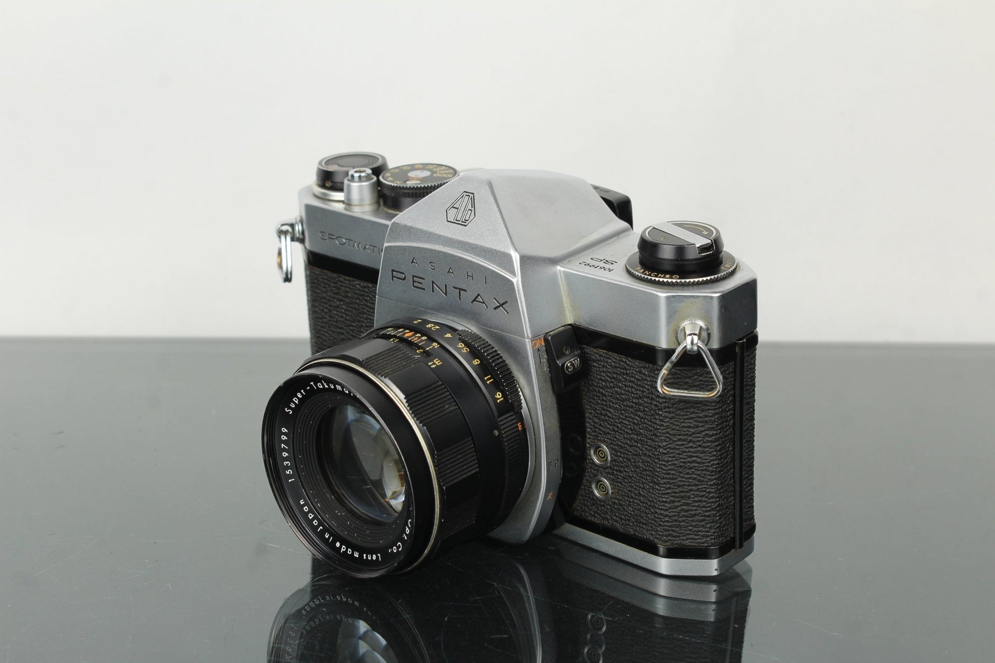 Asahi Pentax Spotmatic + Asahi Super - Takumar 55mm f/2 M42 lens - Dutch|Thrift