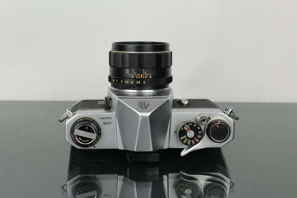 Asahi Pentax Spotmatic + Asahi Super - Takumar 55mm f/2 M42 lens - Dutch|Thrift