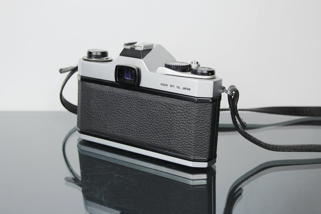 Asahi Pentax Spotmatic F + 55mm f/1.8 Asahi Super Takumar M42 lens - Dutch|Thrift