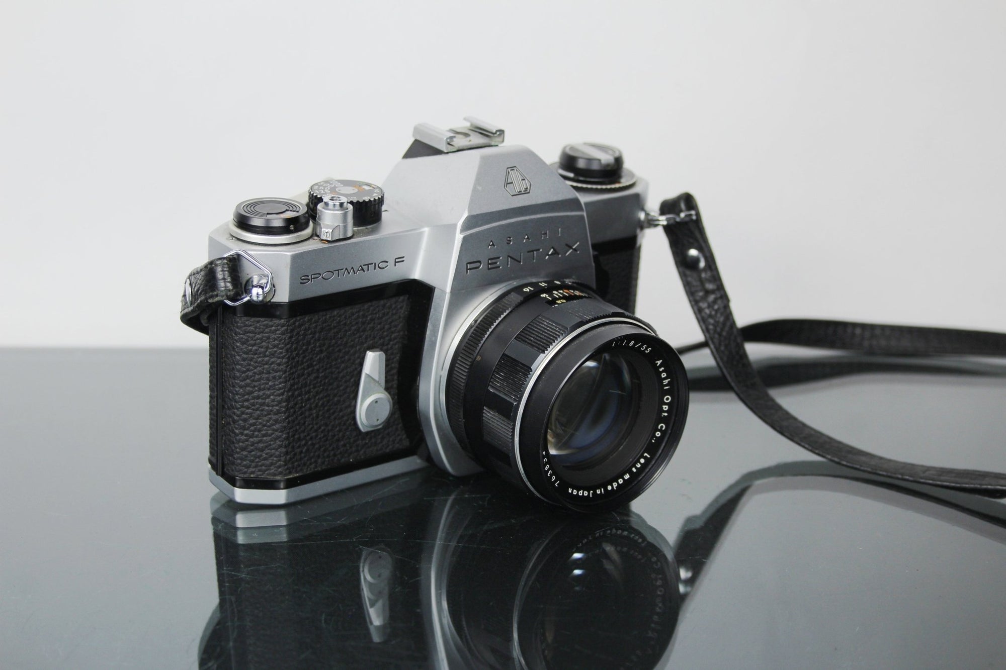 Asahi Pentax Spotmatic F + 55mm f/1.8 Asahi Super Takumar M42 lens - Dutch|Thrift