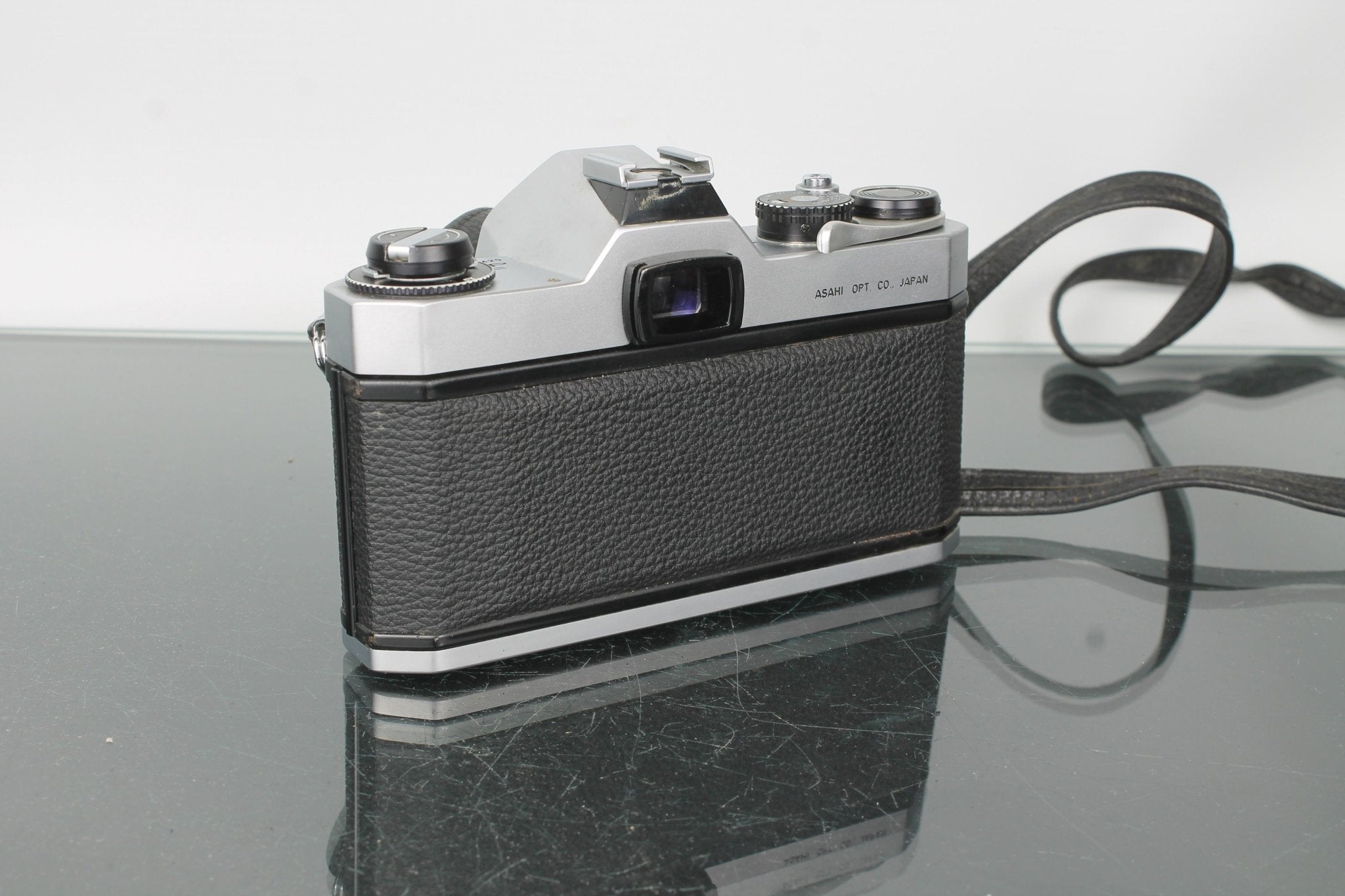 ASAHI PENTAX SPOTMATIC F 55mm f/1.8　セット Asahi Pentax Spotmatic F Film Camera with 55mm f/1.8 Lens – Dutch