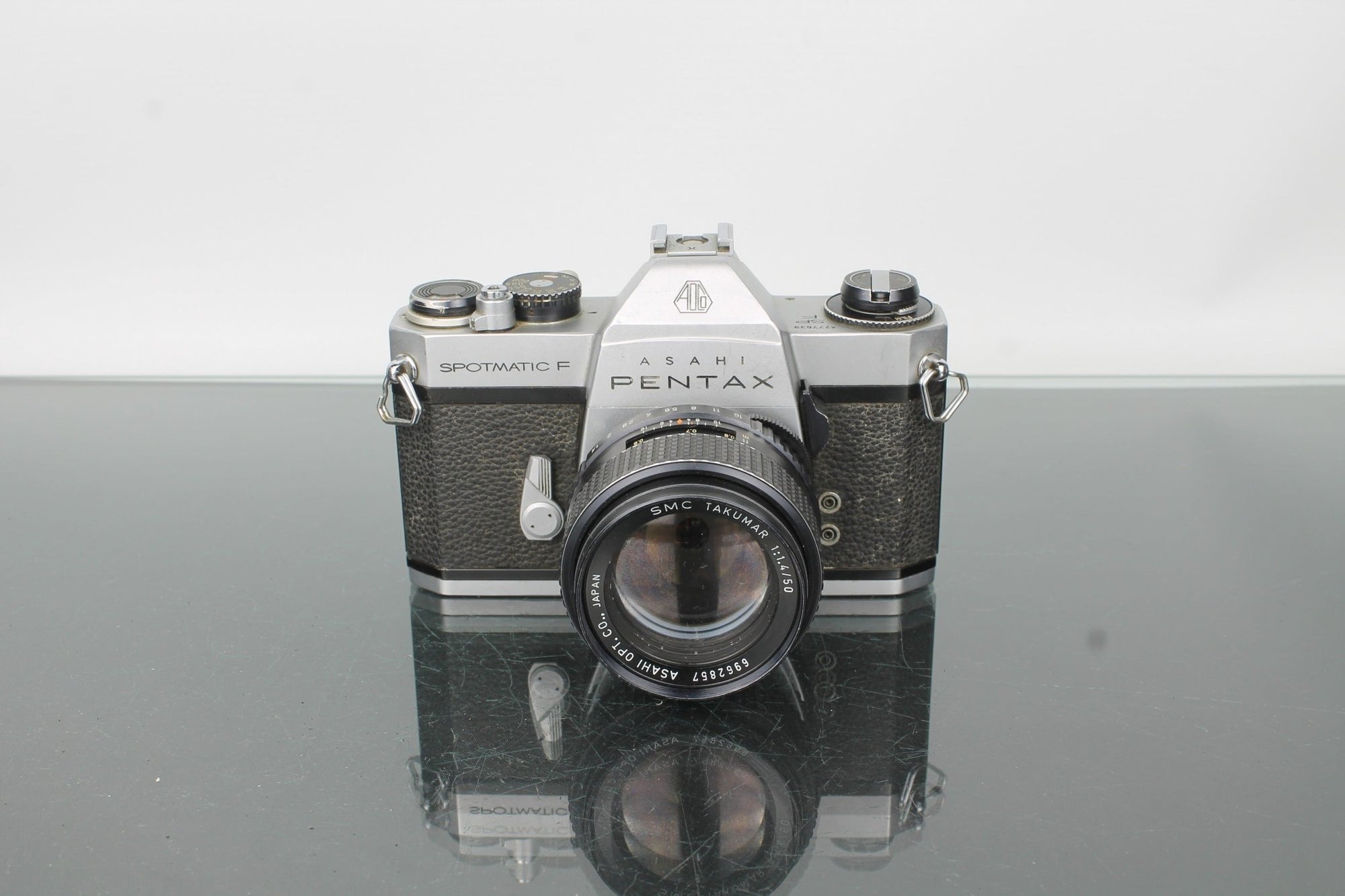 Asahi Pentax Spotmatic F + SMC Takumar 50mm f/1.4 - Dutch|Thrift