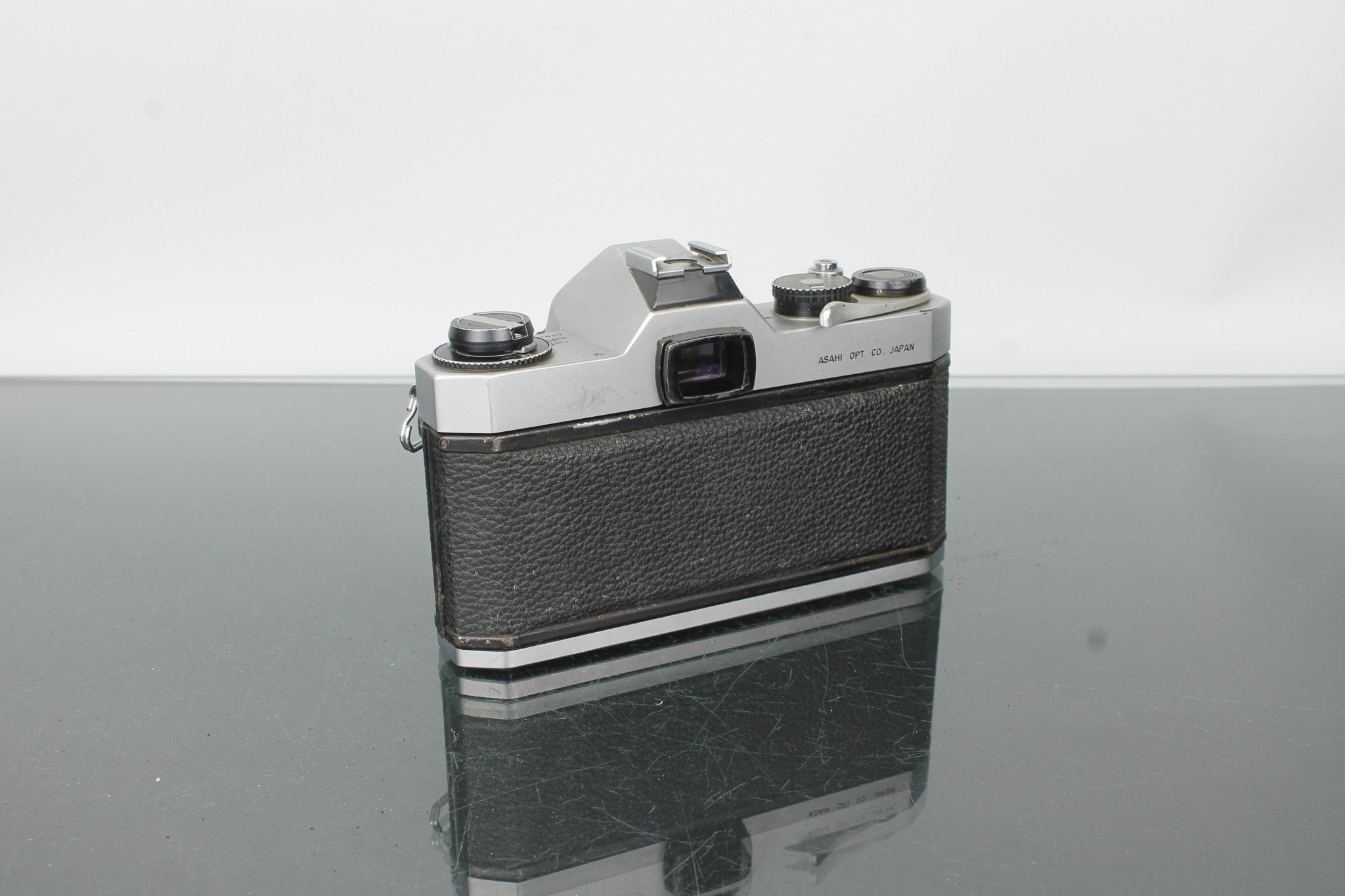 Asahi Pentax Spotmatic F SLR Film Camera + SMC Takumar 50mm f/1.4