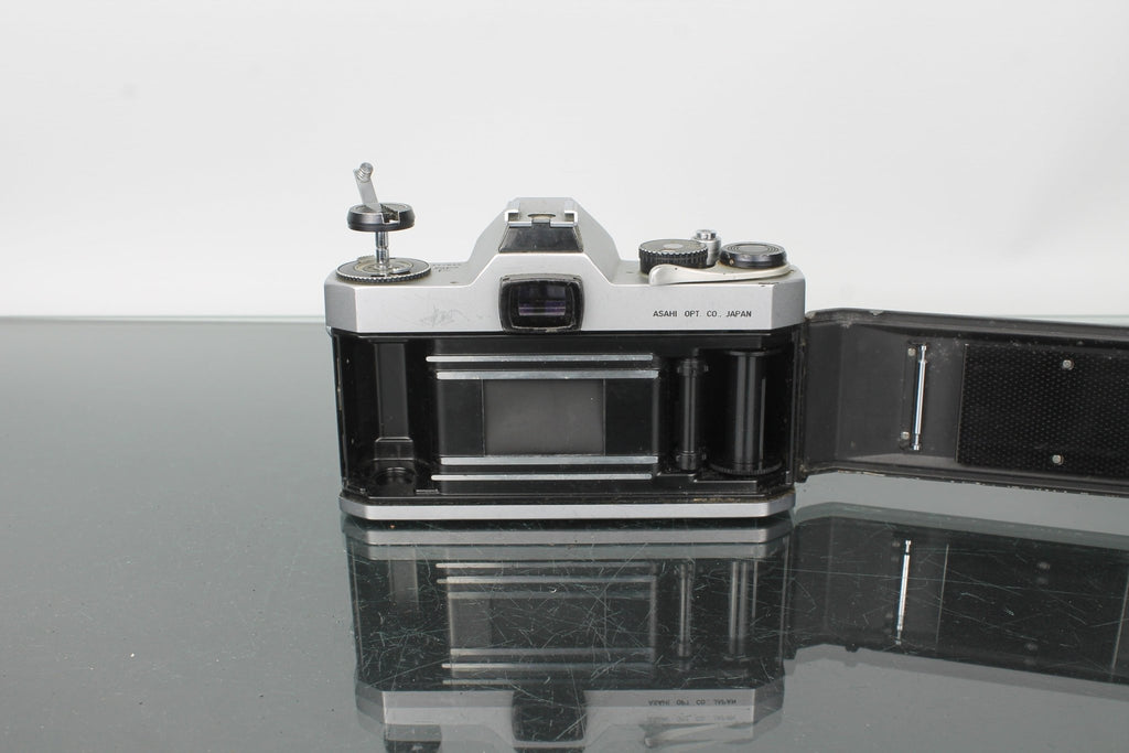 Asahi Pentax Spotmatic F + SMC Takumar 50mm f/1.4 - Dutch|Thrift