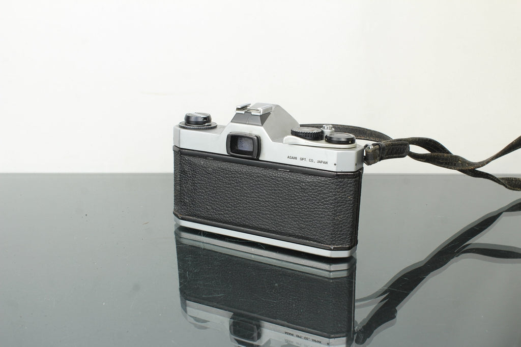 Asahi Pentax Spotmatic F + SMC Takumar 55mm f/1.8 - Dutch|Thrift