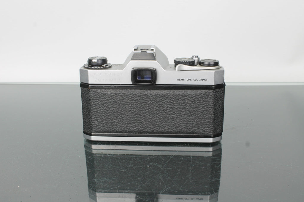 Asahi Pentax Spotmatic F + SMC Takumar 55mm f/1.8 - Dutch|Thrift