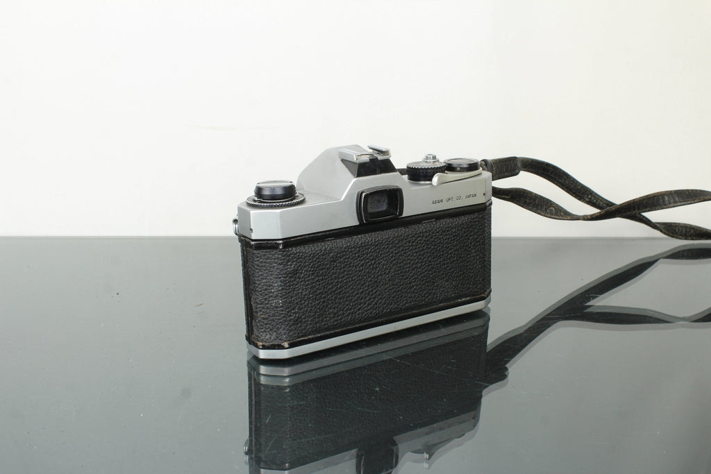 Asahi Pentax Spotmatic F + SMC Takumar 55mm f/1.8 - Dutch|Thrift