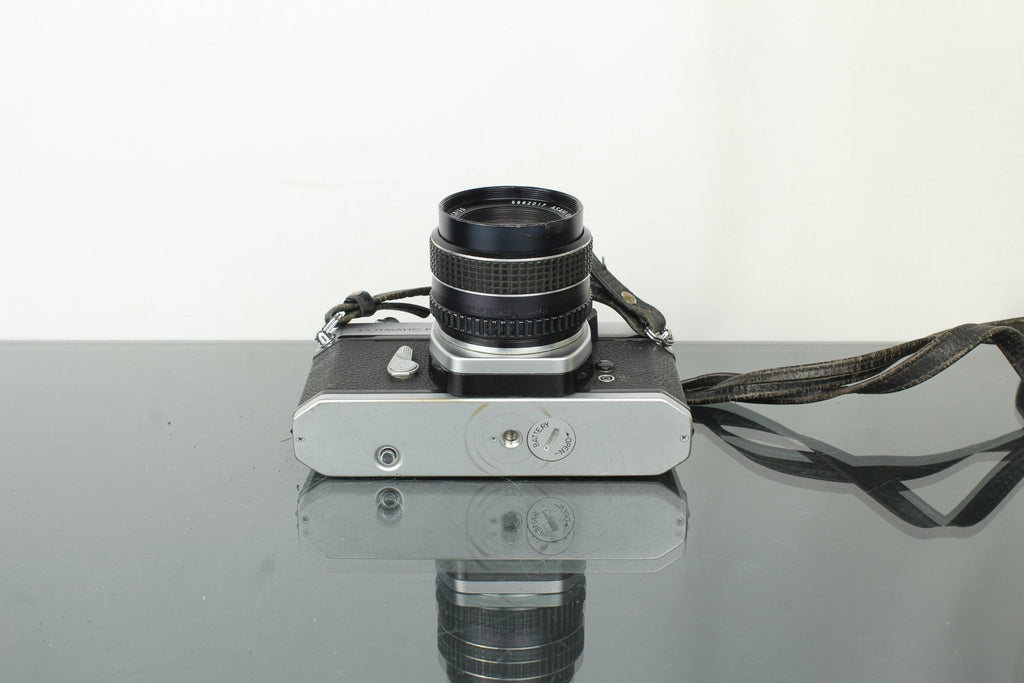 Asahi Pentax Spotmatic F + SMC Takumar 55mm f/1.8 - Dutch|Thrift