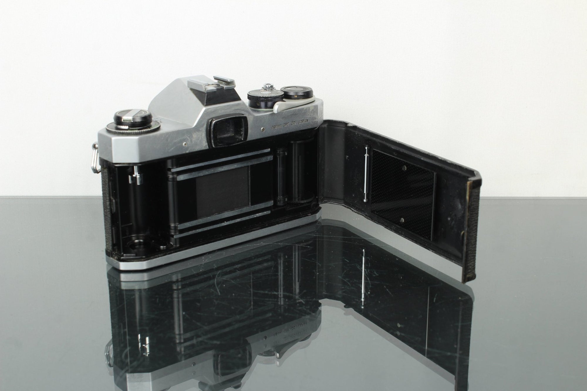 Asahi Pentax Spotmatic SP II + 55mm f/1.8 - Dutch|Thrift