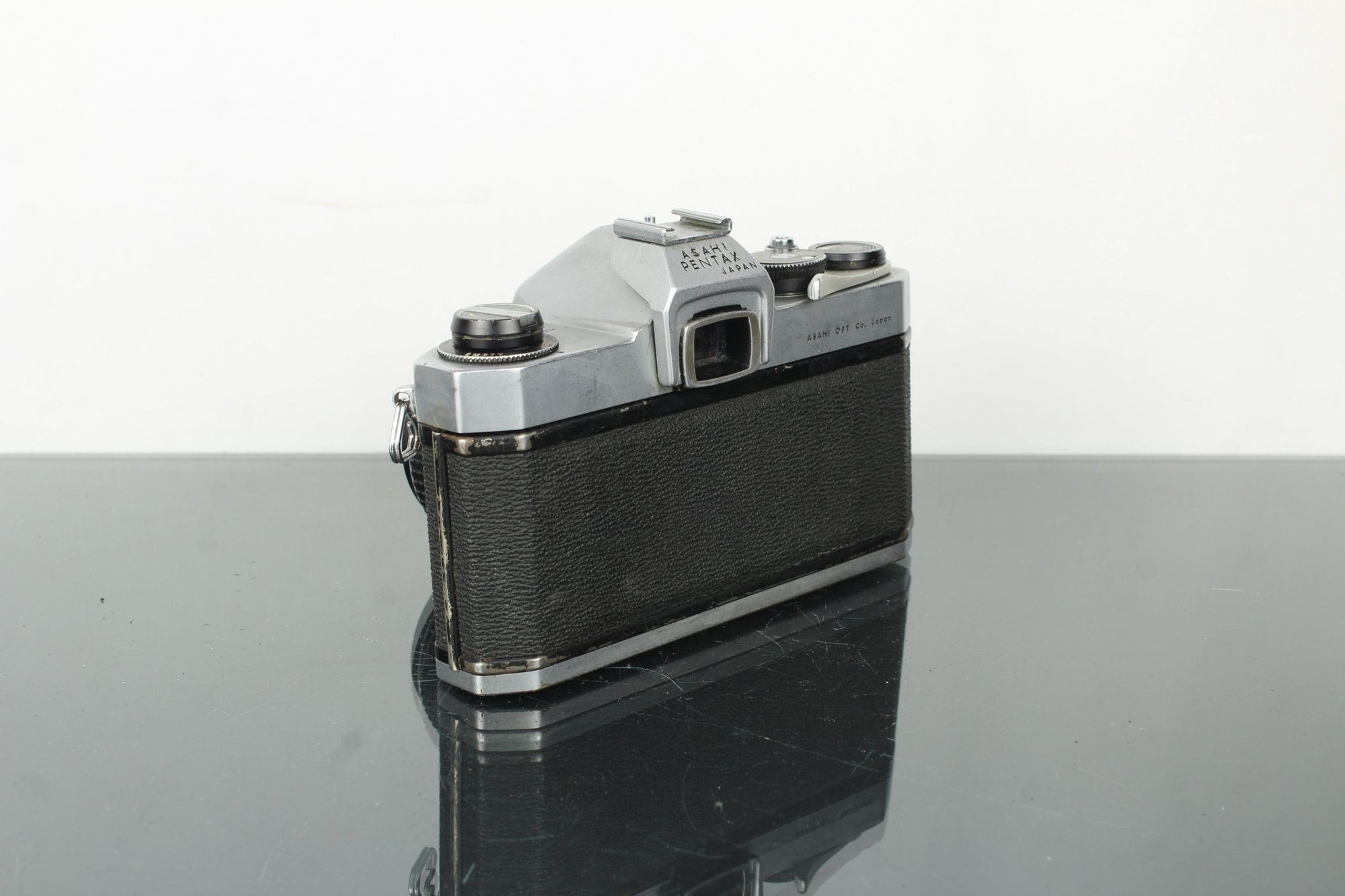 Asahi Pentax SpotMatic SP + Takumar 55mm f/1.8 M42 lens - Dutch|Thrift
