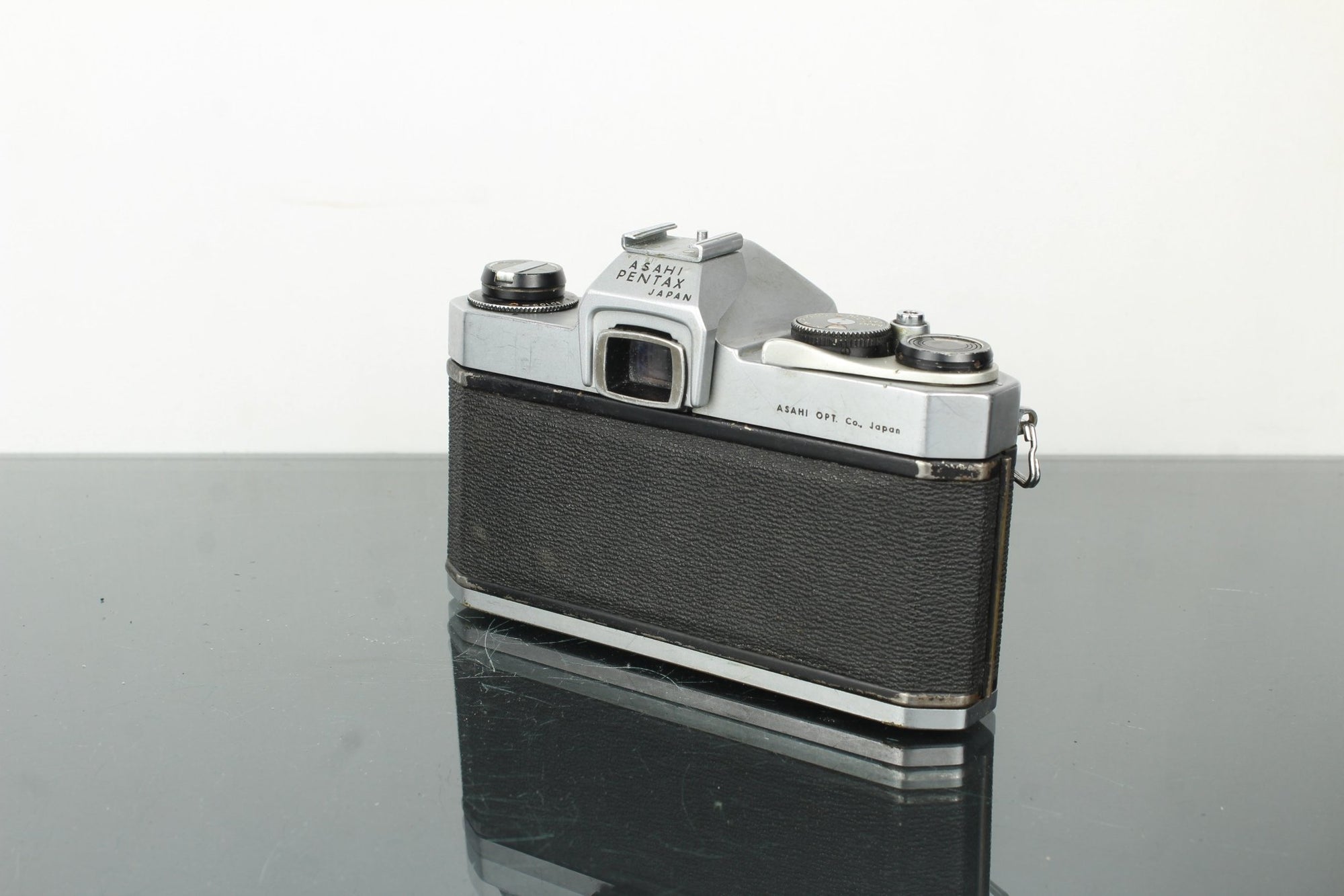 Asahi Pentax SpotMatic SP + Takumar 55mm f/1.8 M42 lens - Dutch|Thrift