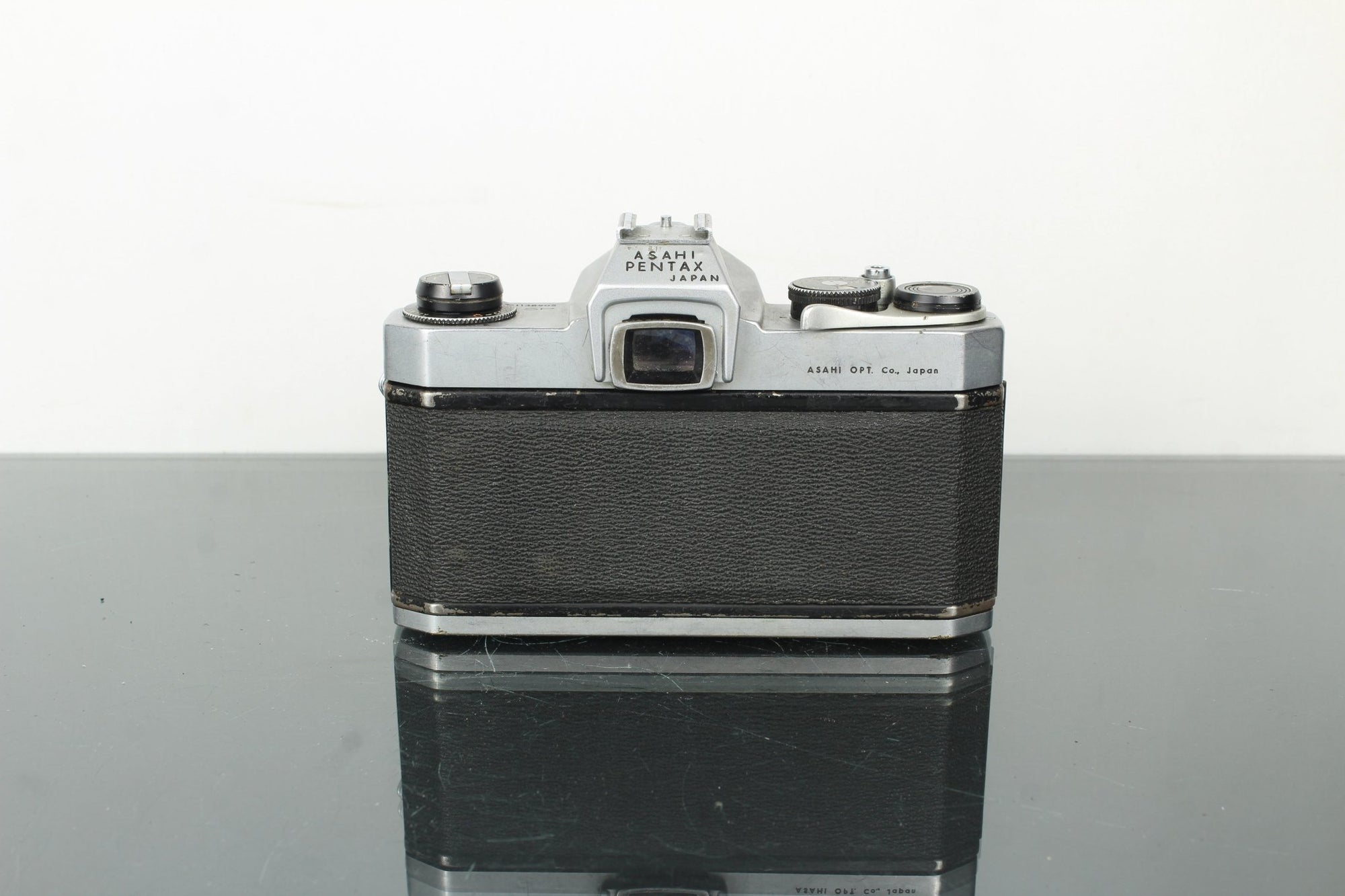 Asahi Pentax SpotMatic SP + Takumar 55mm f/1.8 M42 lens - Dutch|Thrift