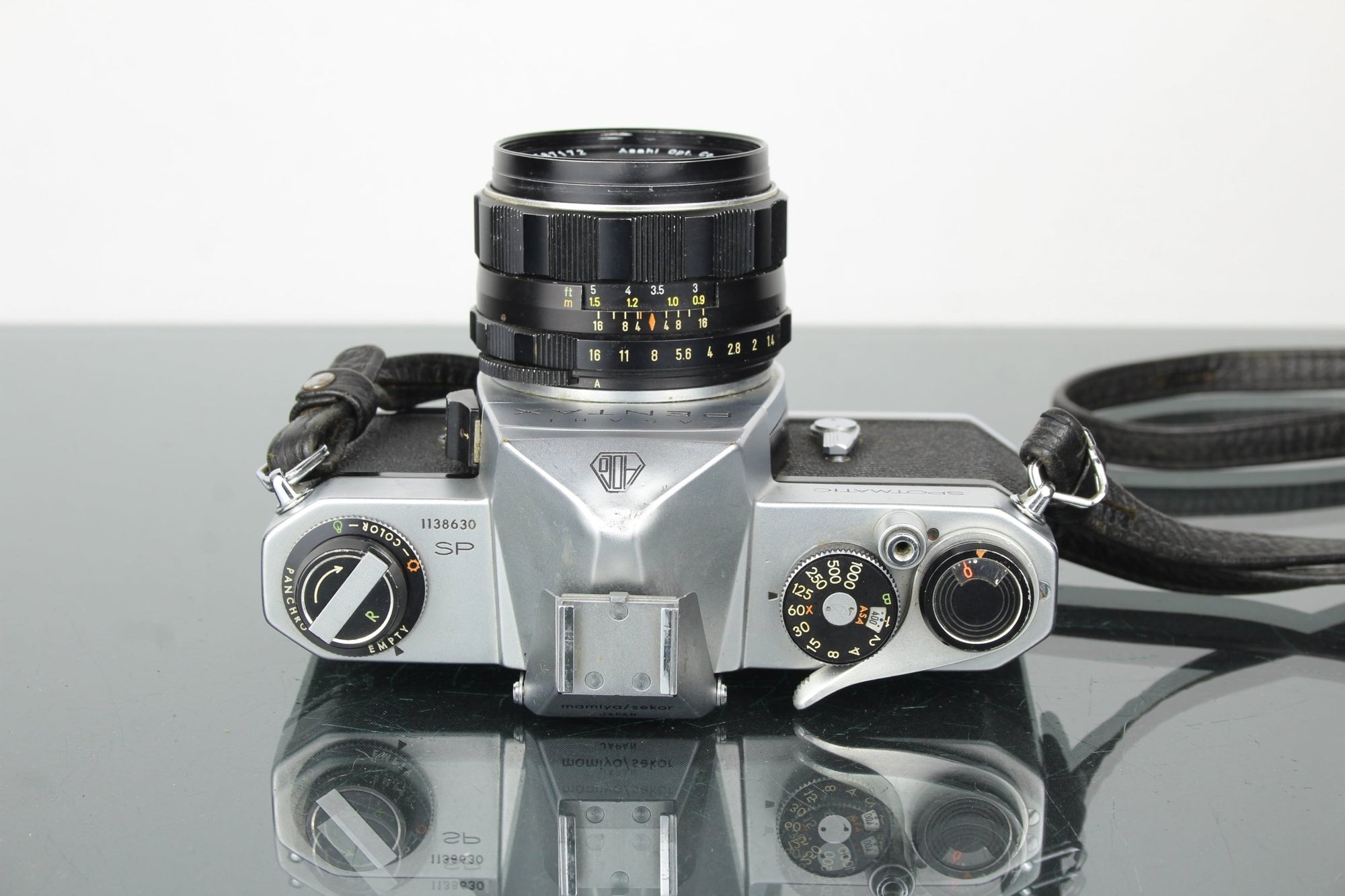 Asahi Pentax Spotmatic + Super Takumar 50mm 1.4 M42 lens - Dutch|Thrift