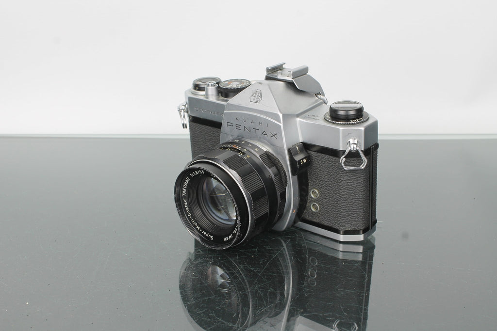 Asahi Pentax Spotmatic + Takumar 55mm f/1.8 - Dutch|Thrift