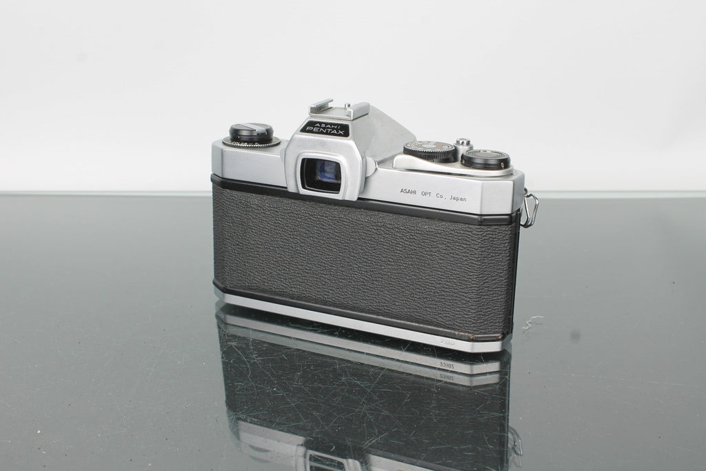 Asahi Pentax Spotmatic + Takumar 55mm f/1.8 - Dutch|Thrift
