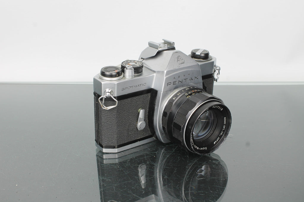 Asahi Pentax Spotmatic + Takumar 55mm f/1.8 - Dutch|Thrift