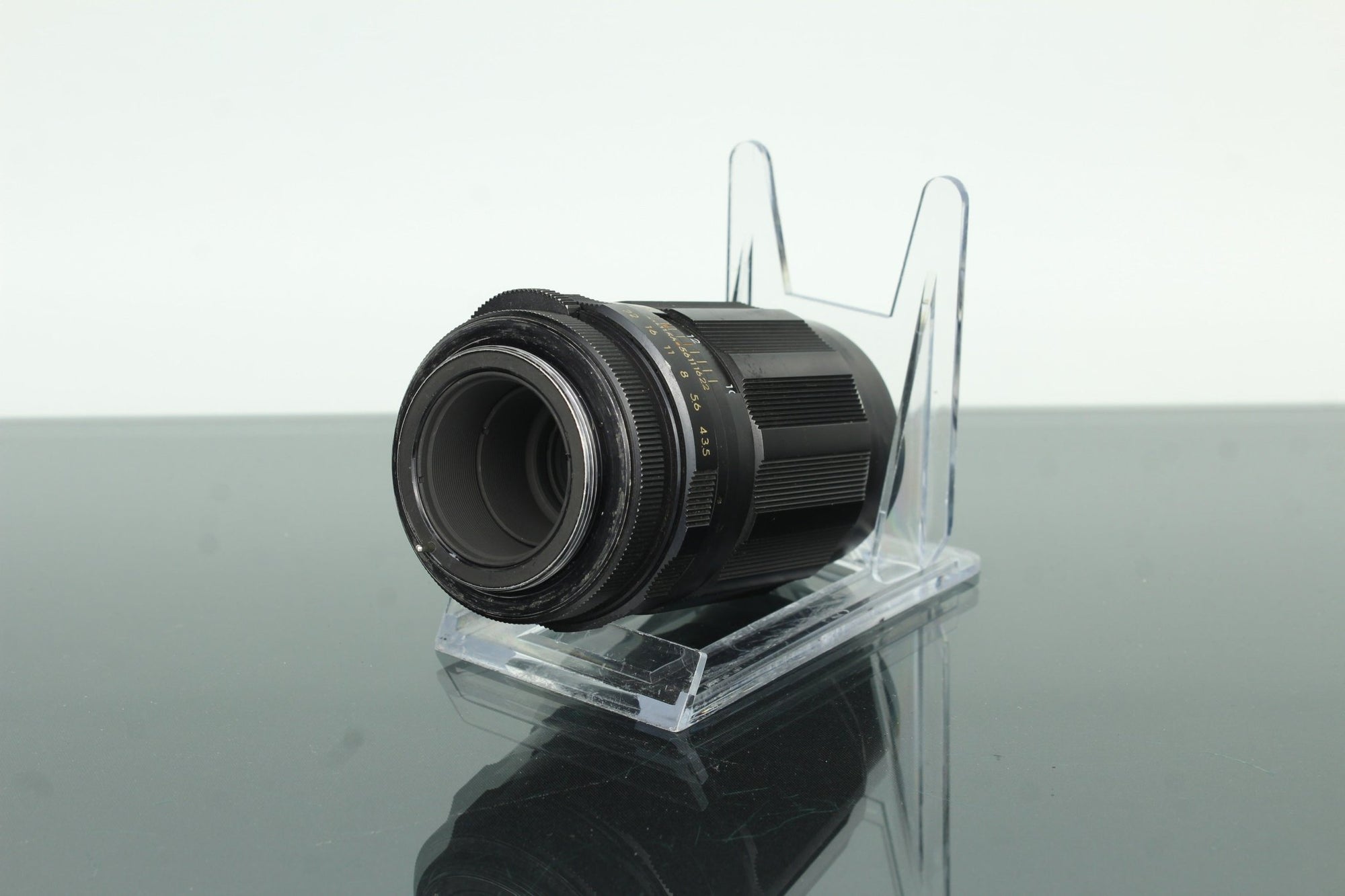 Asahi Super - Takumar 135mm f/3.5 - Dutch|Thrift