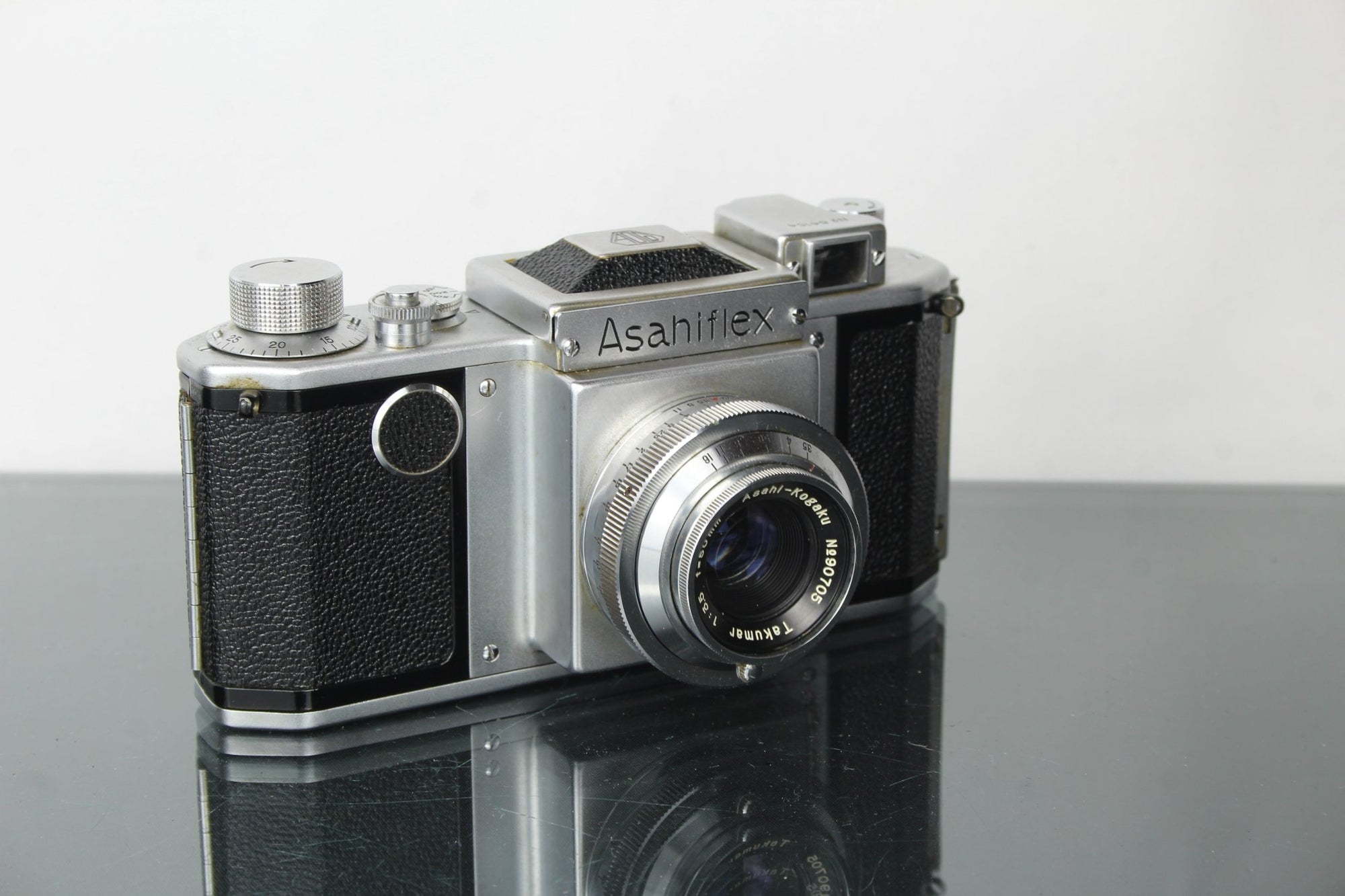 Asahiflex + 50mm 1:3.5 Asahi - Kogaku Takumar lens - Dutch|Thrift