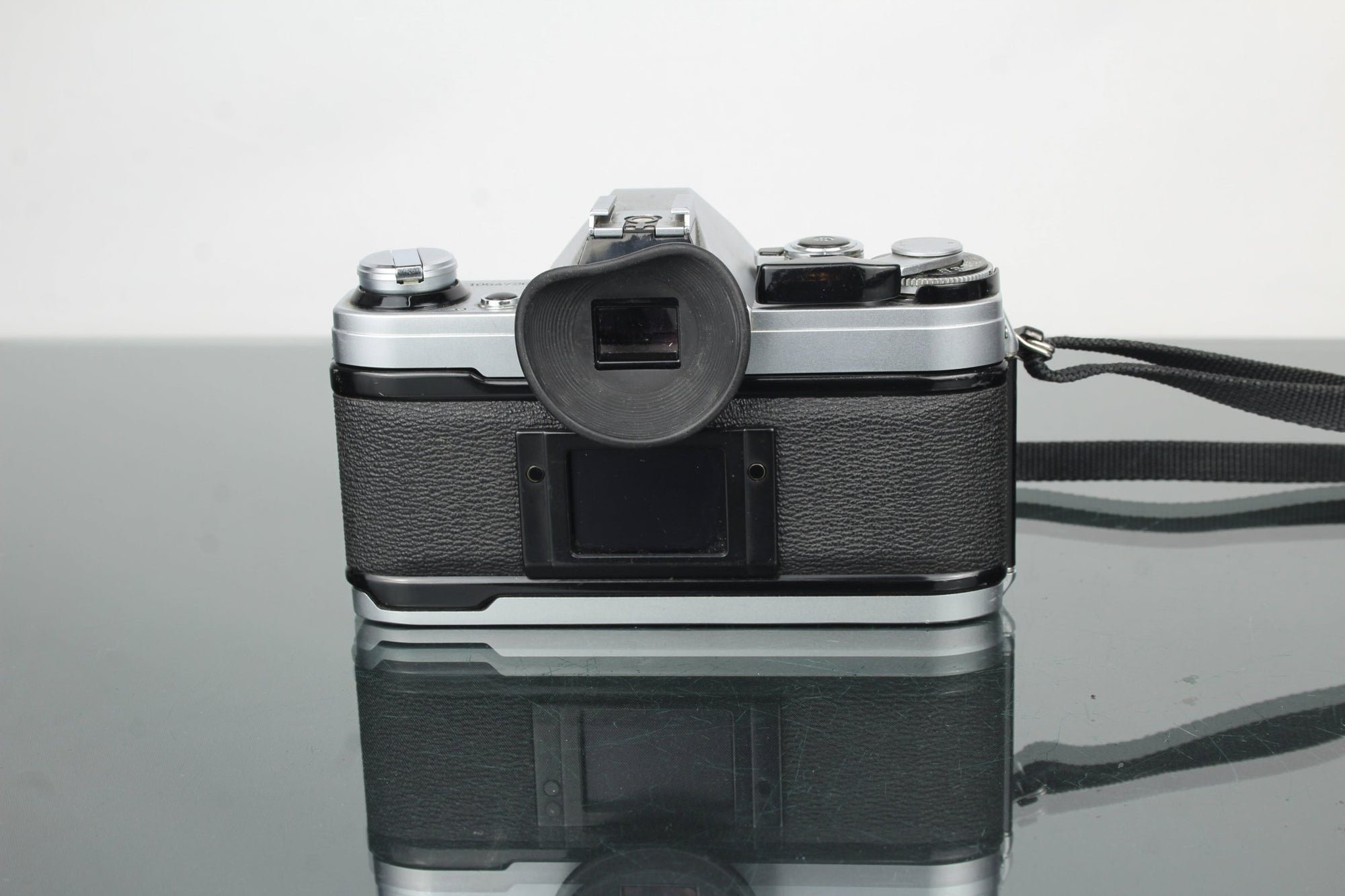 Canon AE - 1 + 50mm 1.8 Canon FD lens - Dutch|Thrift