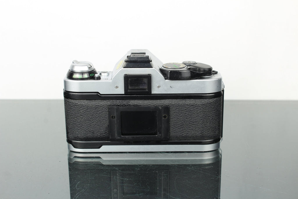 Canon AE - 1 + 50mm 1.8 Canon FD lens - Dutch|Thrift