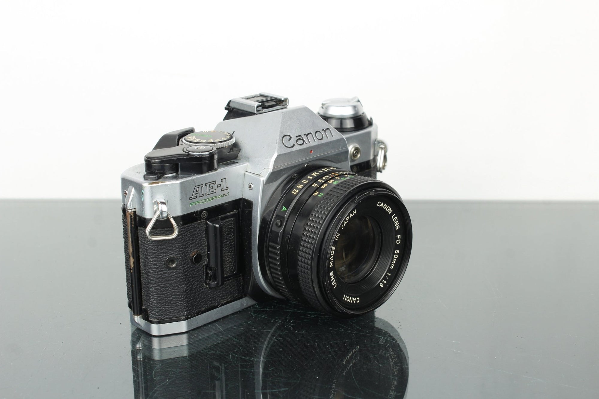Canon AE - 1 + 50mm 1.8 Canon FD lens - Dutch|Thrift