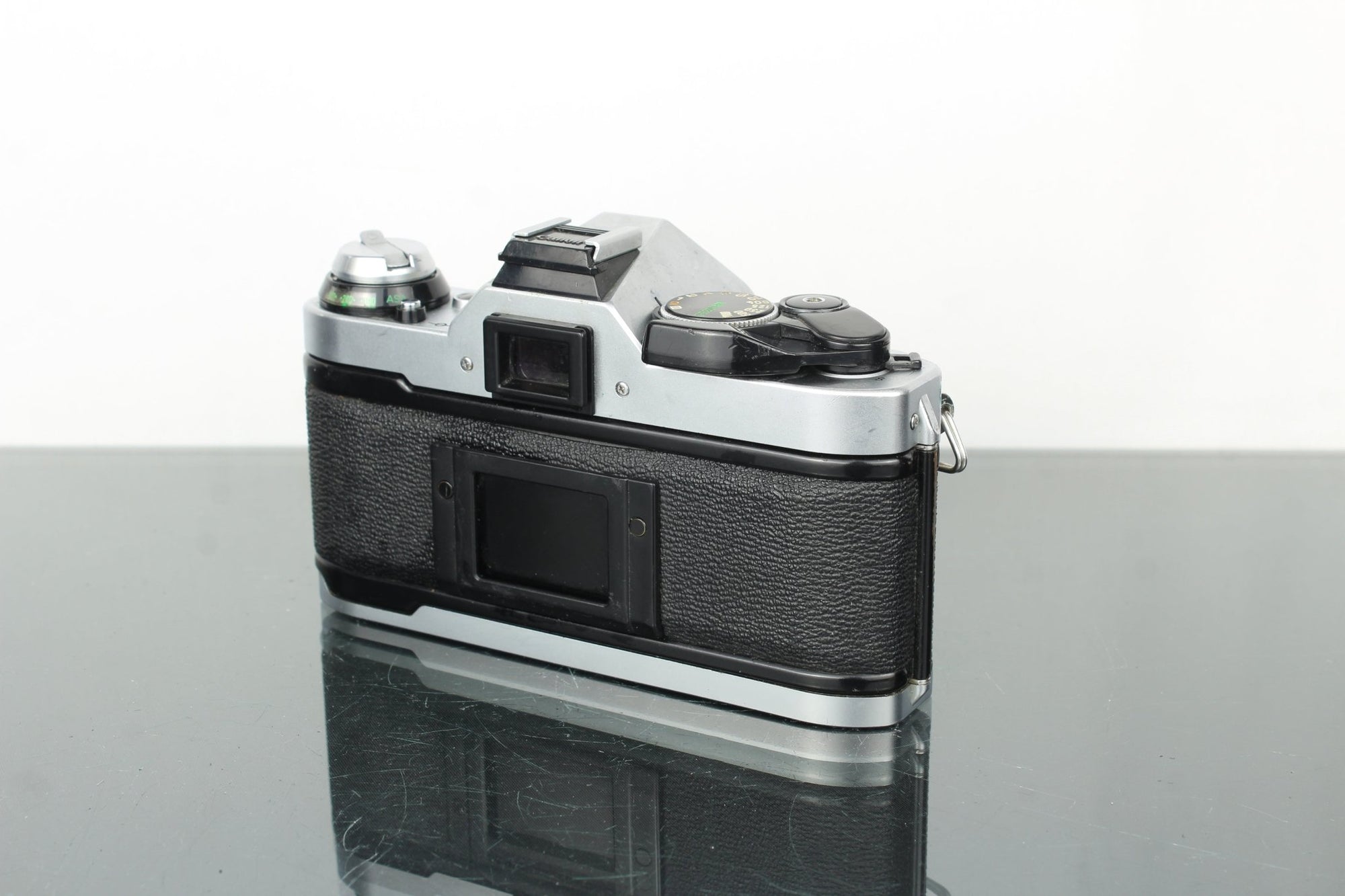 Canon AE - 1 + 50mm 1.8 Canon FD lens - Dutch|Thrift