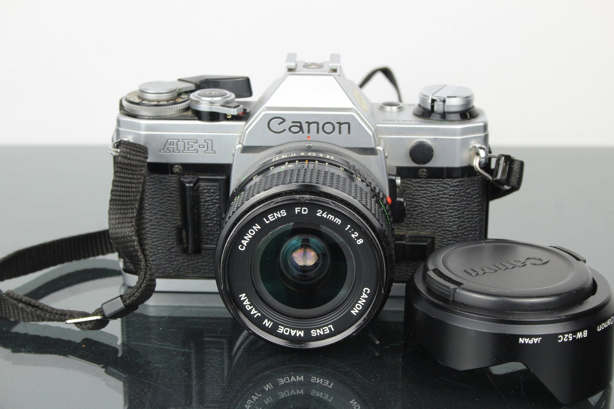 Canon AE - 1 + Canon FD 24mm 2.8 lens - Dutch|Thrift