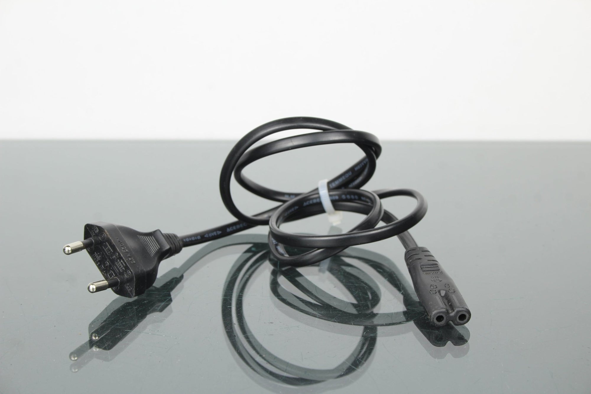 Canon AE - 1 + Canon FD 24mm 2.8 lens - Dutch|Thrift