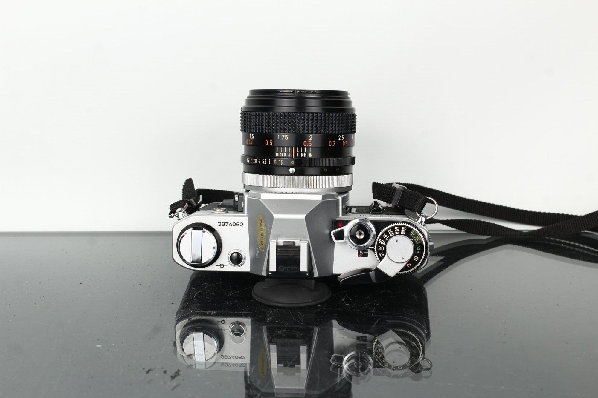 Canon AE - 1 + Canon FD 50mm 1:1.4 - Dutch|Thrift