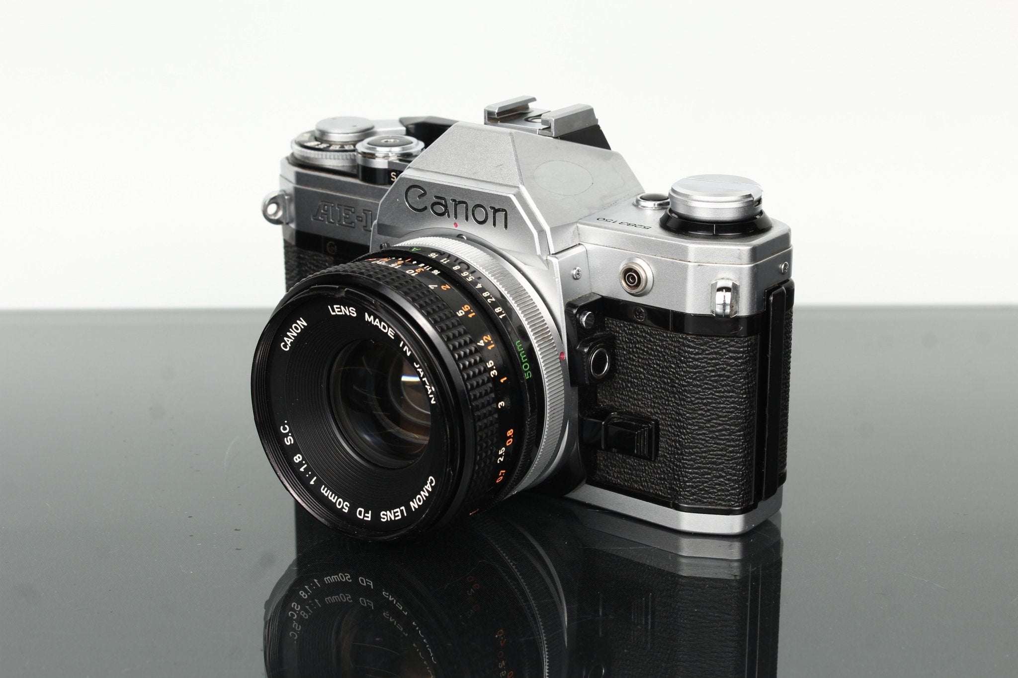 【動作確認済】 Canon AE-1 F1010-40-10v p 動作確認済 Canon AE-1 フィルムカメラ 動作確認済 Canon AE-1 F1010