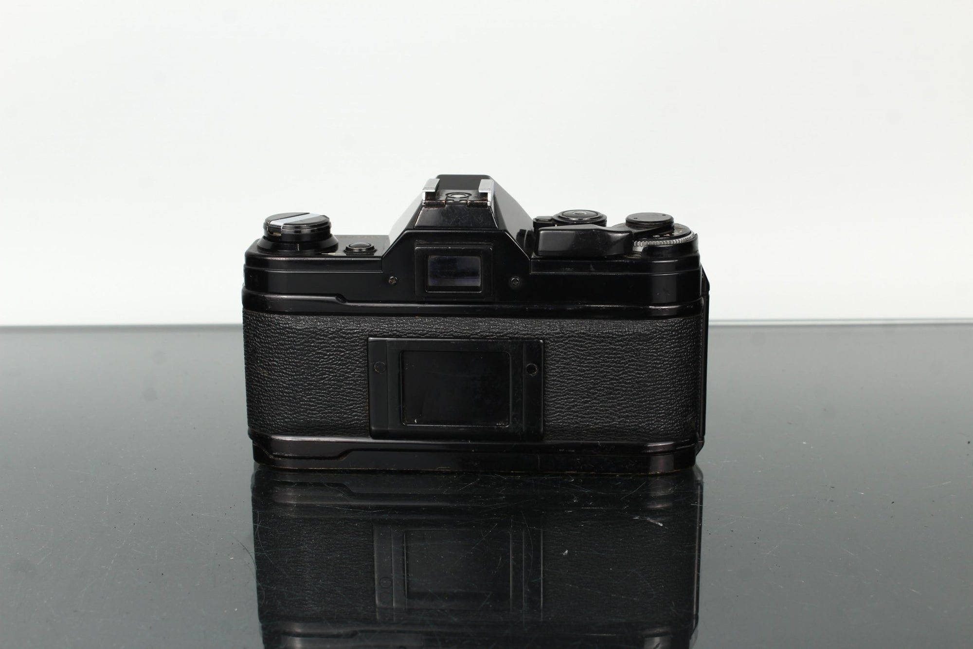 Canon AE - 1 + Canon Lens FD 50mm 1:1.8 - Dutch|Thrift