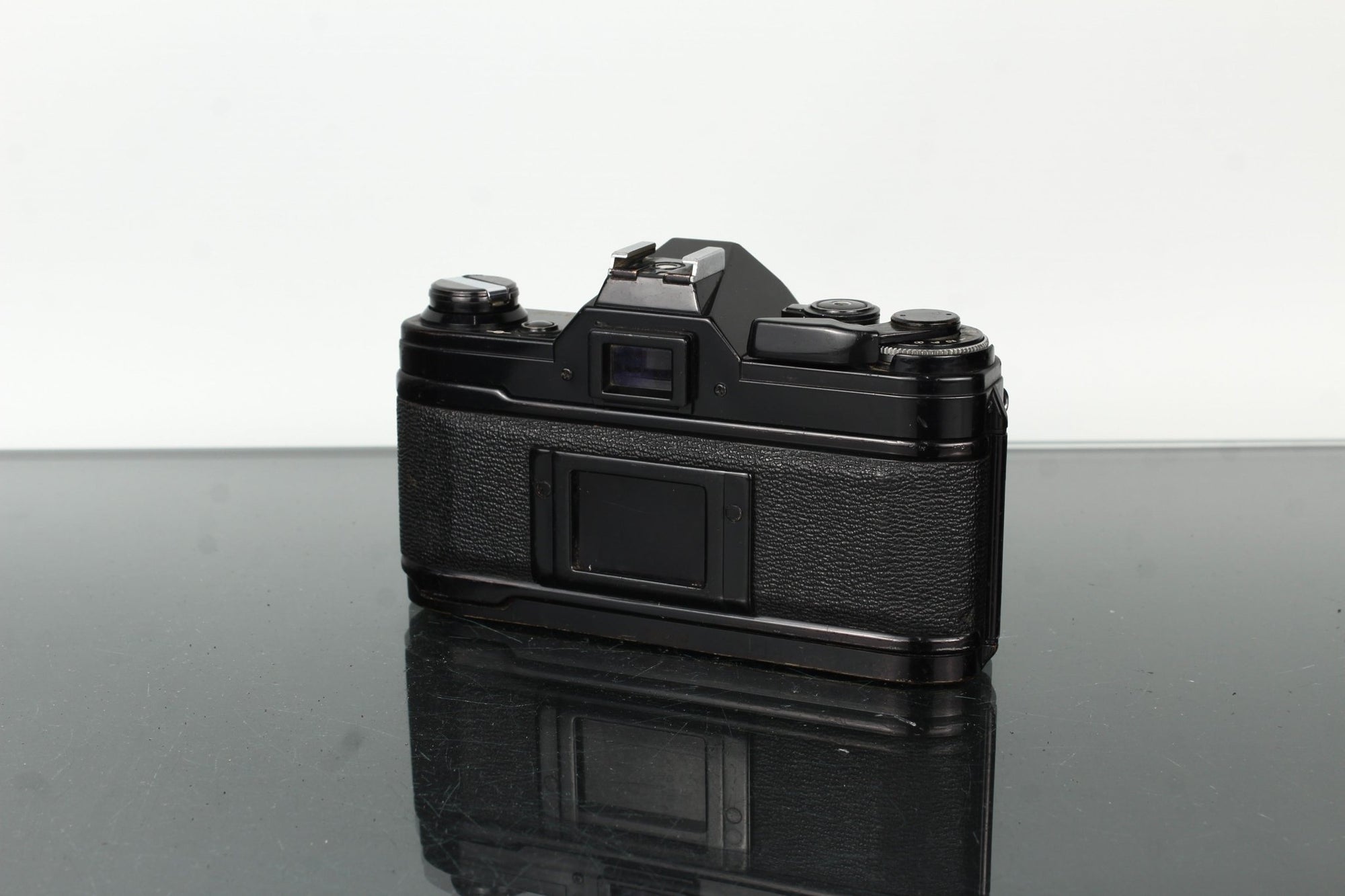 Canon AE - 1 + Canon Lens FD 50mm 1:1.8 - Dutch|Thrift