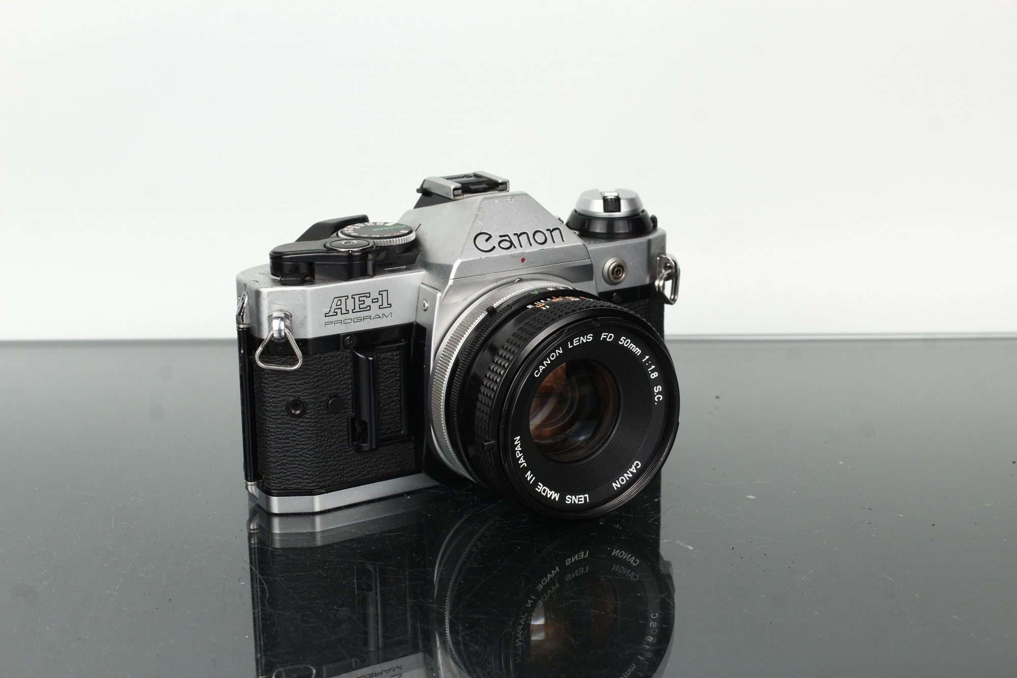 Canon AE - 1 Program - Dutch|Thrift