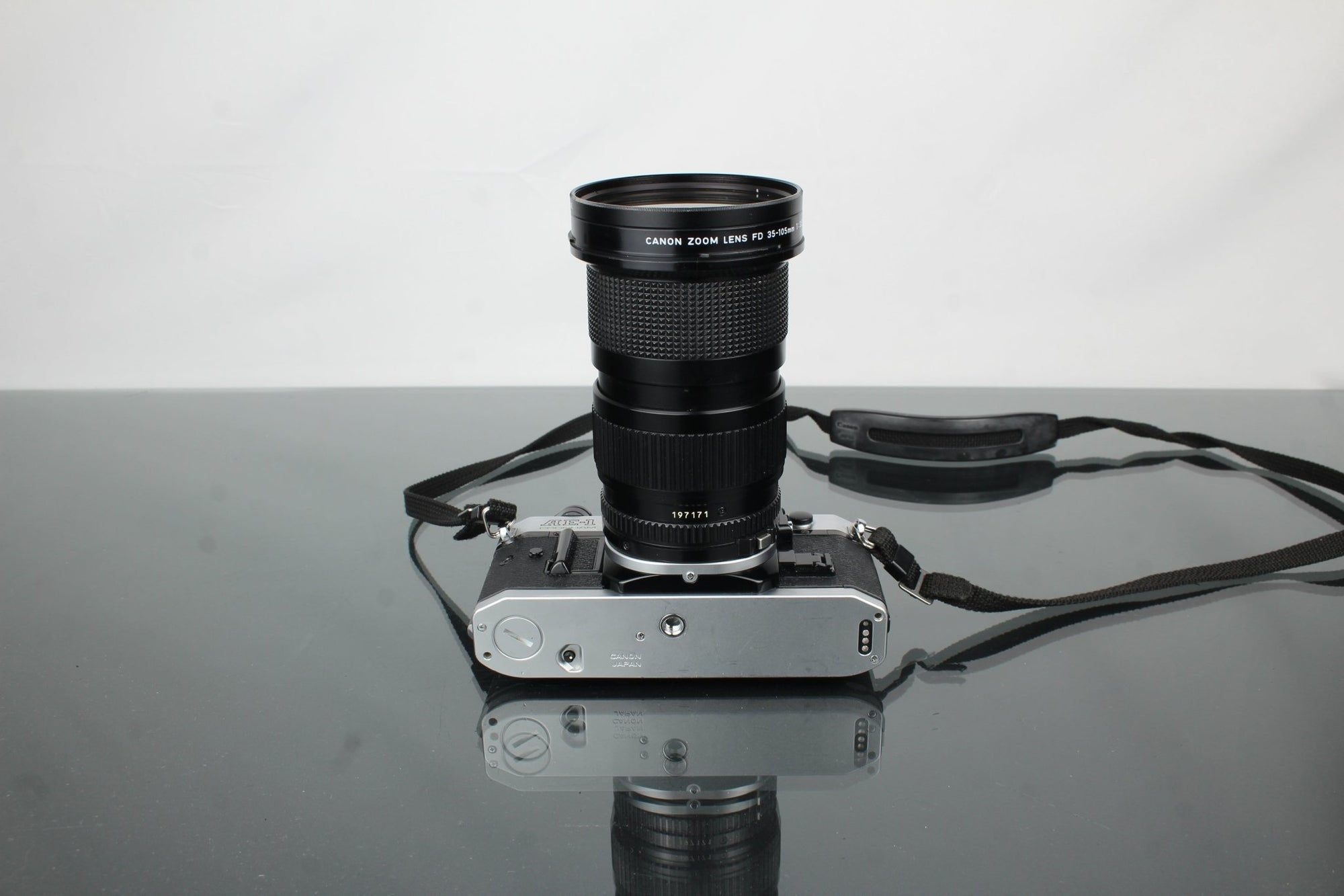 Canon AE - 1 Program + 35 - 105mm 1:3.5 Canon lens - Dutch|Thrift