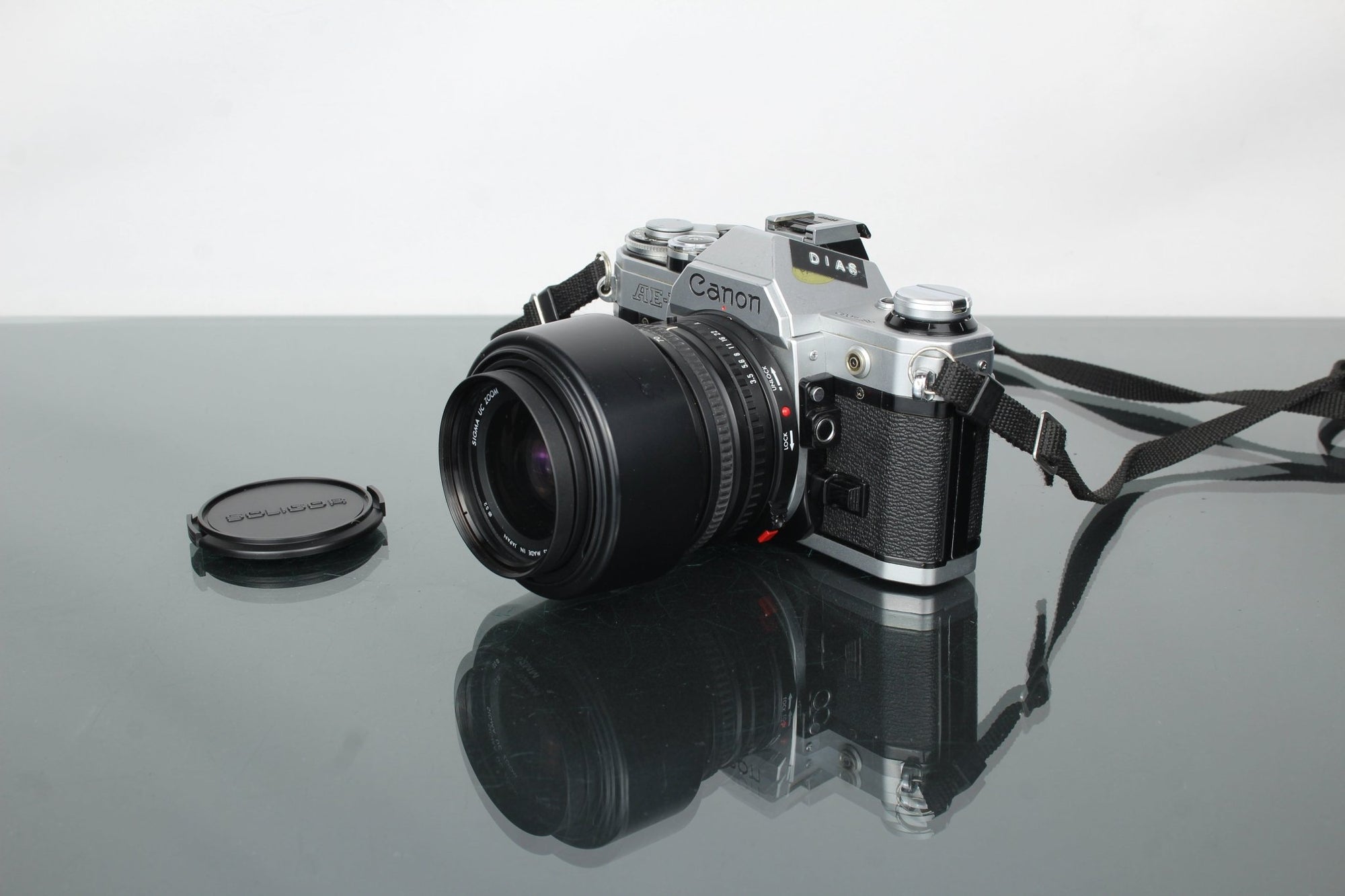 Canon AE - 1 + Sigma UC Zoom 3.5 - 4.5 lens - Dutch|Thrift