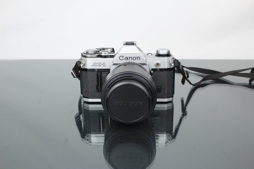 Canon AE - 1 + Sigma UC Zoom 3.5 - 4.5 lens - Dutch|Thrift