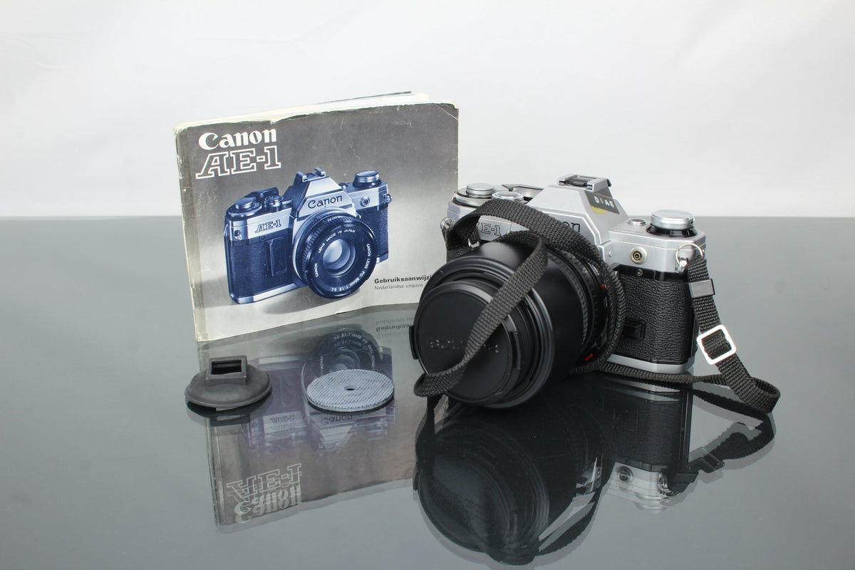 Canon AE - 1 + Sigma UC Zoom 3.5 - 4.5 lens - Dutch|Thrift