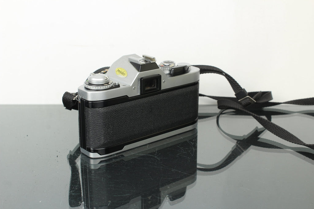 Canon AV - 1 + 50mm 1.8 FD lens - Dutch|Thrift