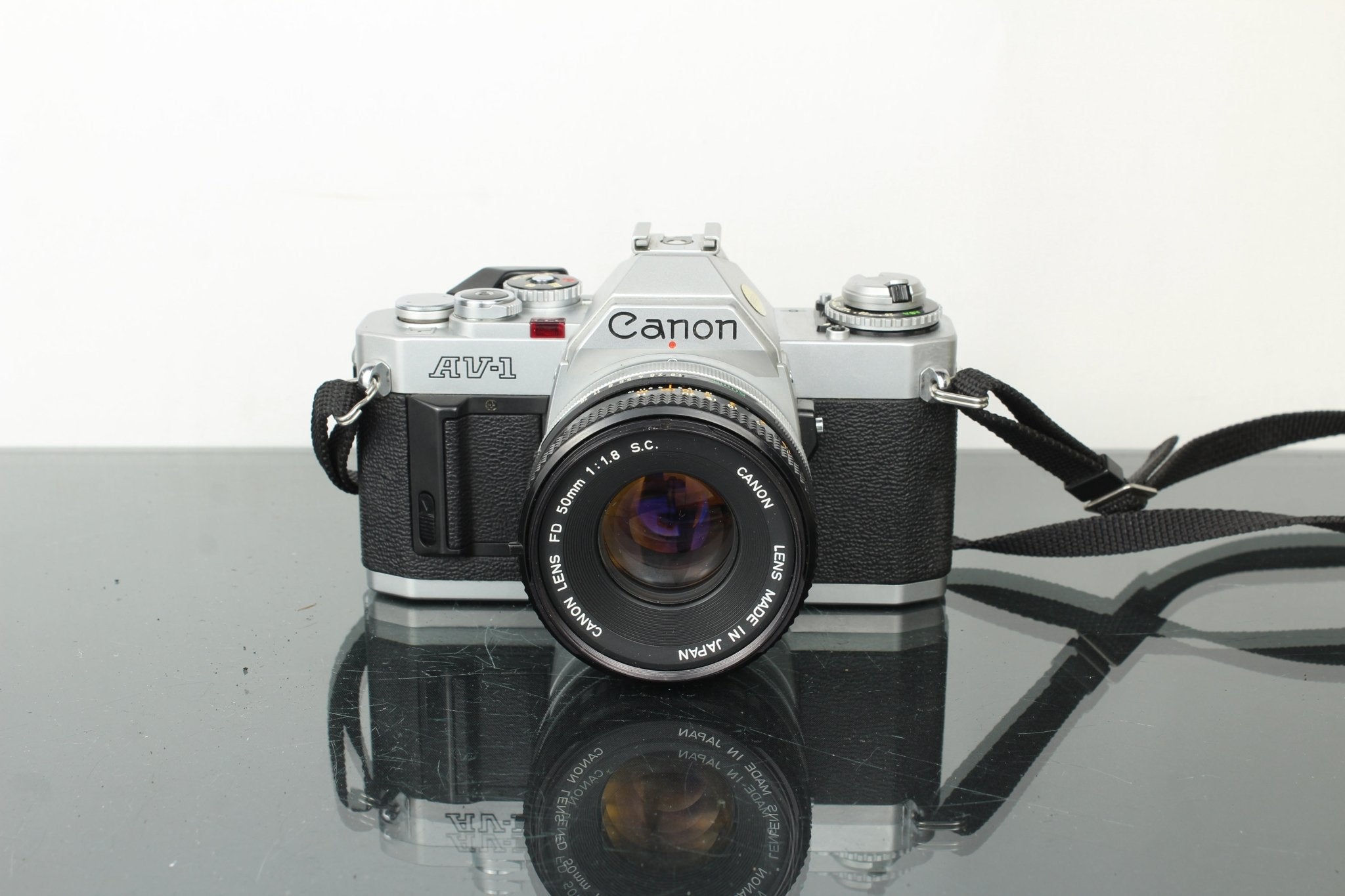 Canon AV-1 + 50mm 1.8 FD lens – Dutch|Thrift