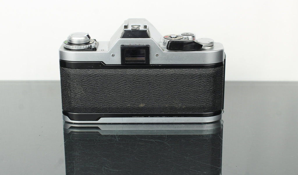 Canon AV - 1 + Canon FD 50mm 1:1.8 lens - Dutch|Thrift