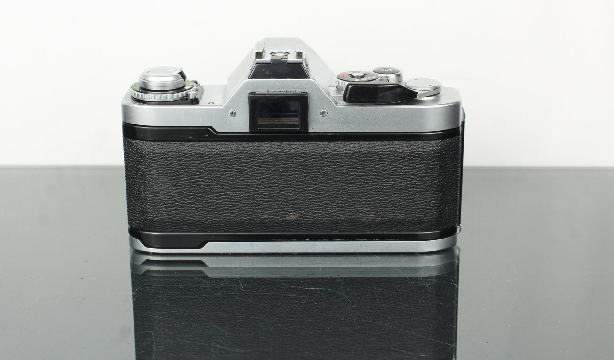 Canon AV - 1 + Canon FD 50mm 1:1.8 lens - Dutch|Thrift