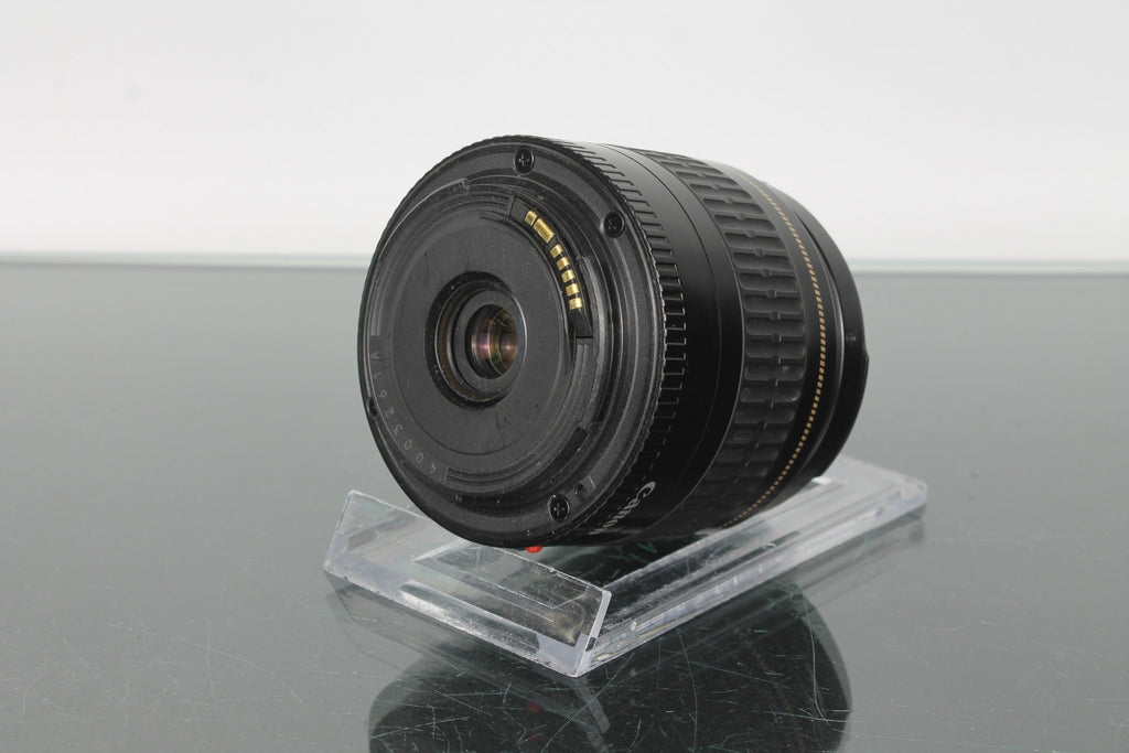 Canon EF 35 - 105mm 1:4.5 - 5.6 - Dutch|Thrift