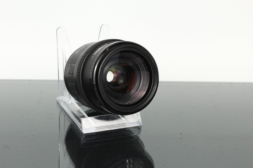 Canon EF 35 - 105mm f/3.5 - 4.5 - Dutch|Thrift