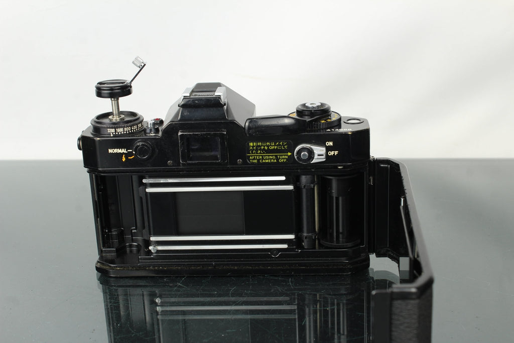 Canon EF + 50mm 1.8 FD lens - Dutch|Thrift