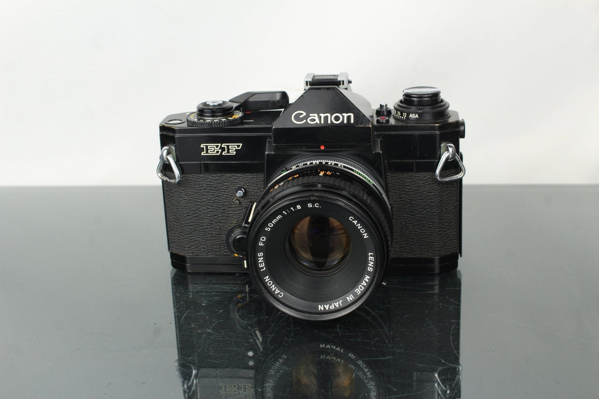 Canon EF + 50mm 1.8 FD lens - Dutch|Thrift